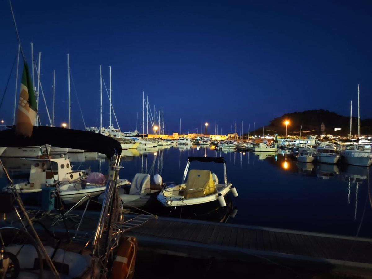 Classic Yacht Yanika Yachting Watersport Ets Villaputzu Exterior photo