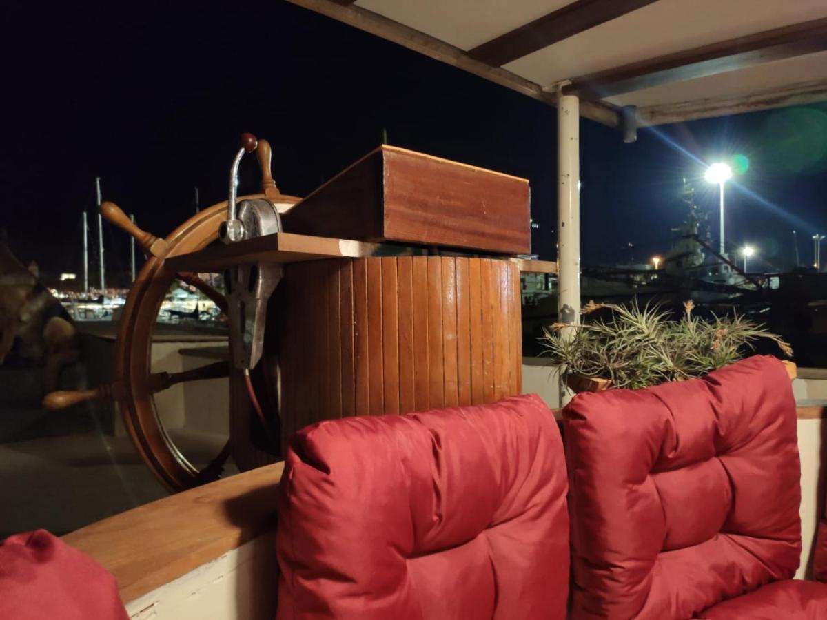 Classic Yacht Yanika Yachting Watersport Ets Villaputzu Exterior photo